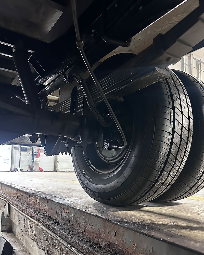 Задний мост и рессорная подвеска IVECO Daily 70 — вид снизу